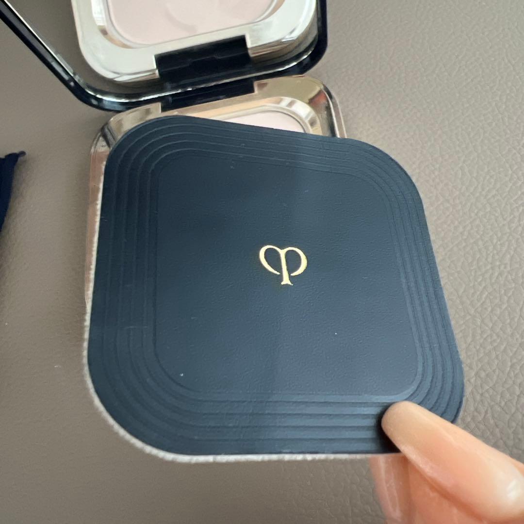 クレ・ド・ポー ボーテ プードルコンパクトサンシエルn