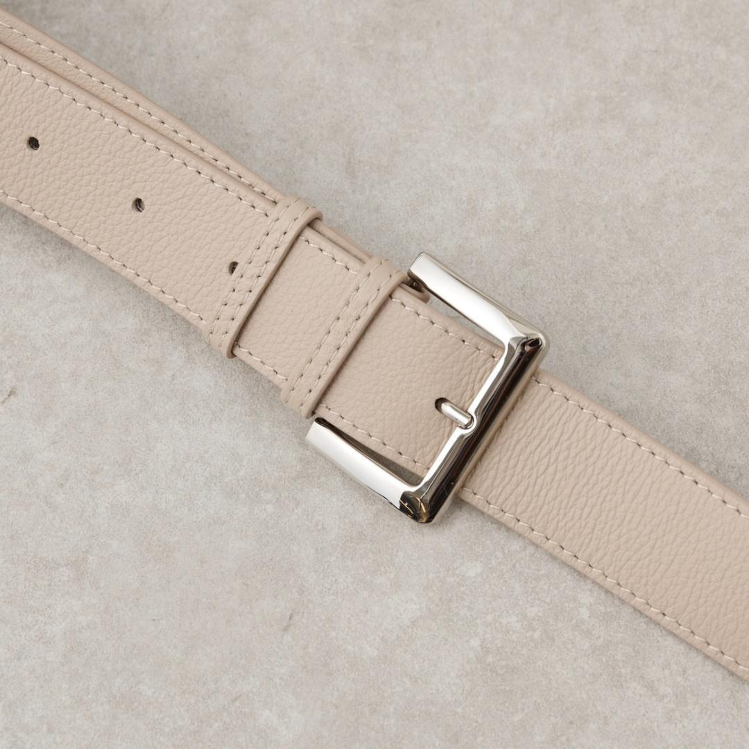 ♪連休off♪【新品タグ付】ビアズリー レザー ボディバッグ ベージュ