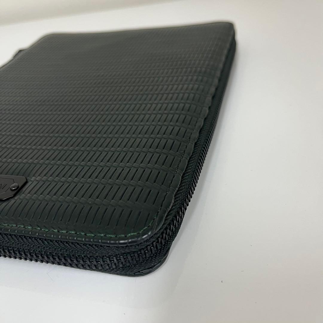 アルマーニ　タブレットケース