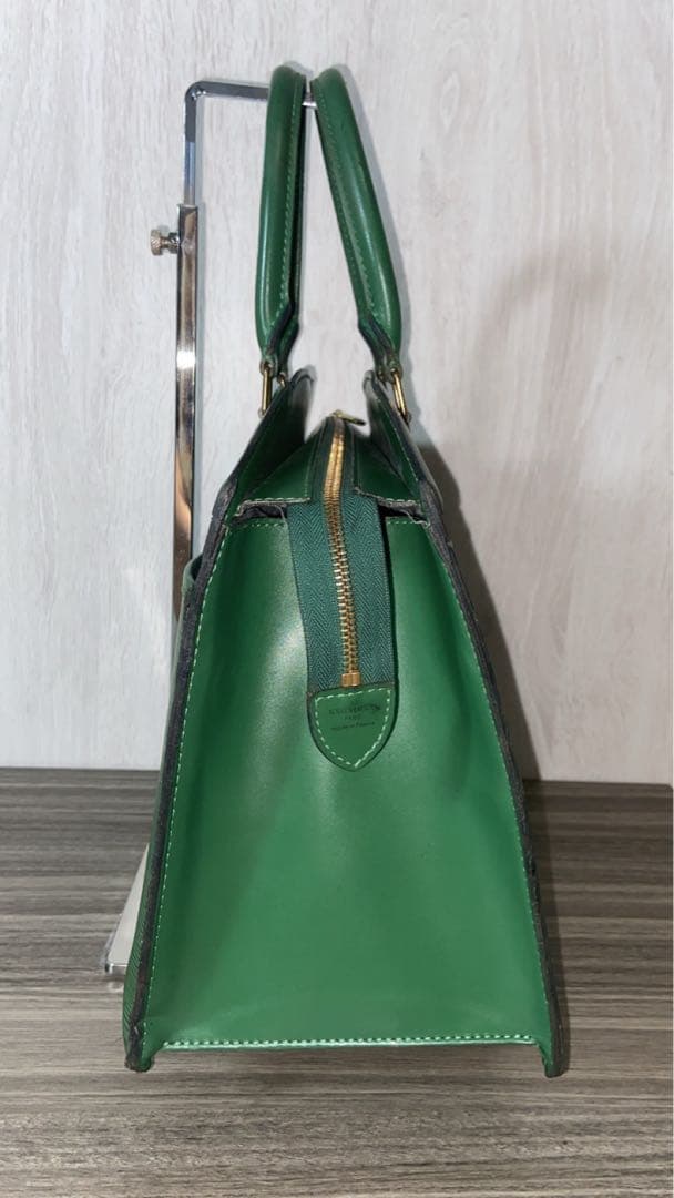 ルイヴィトン ビジネスバッグ エピ リヴィエラ レザー　緑　チャーム