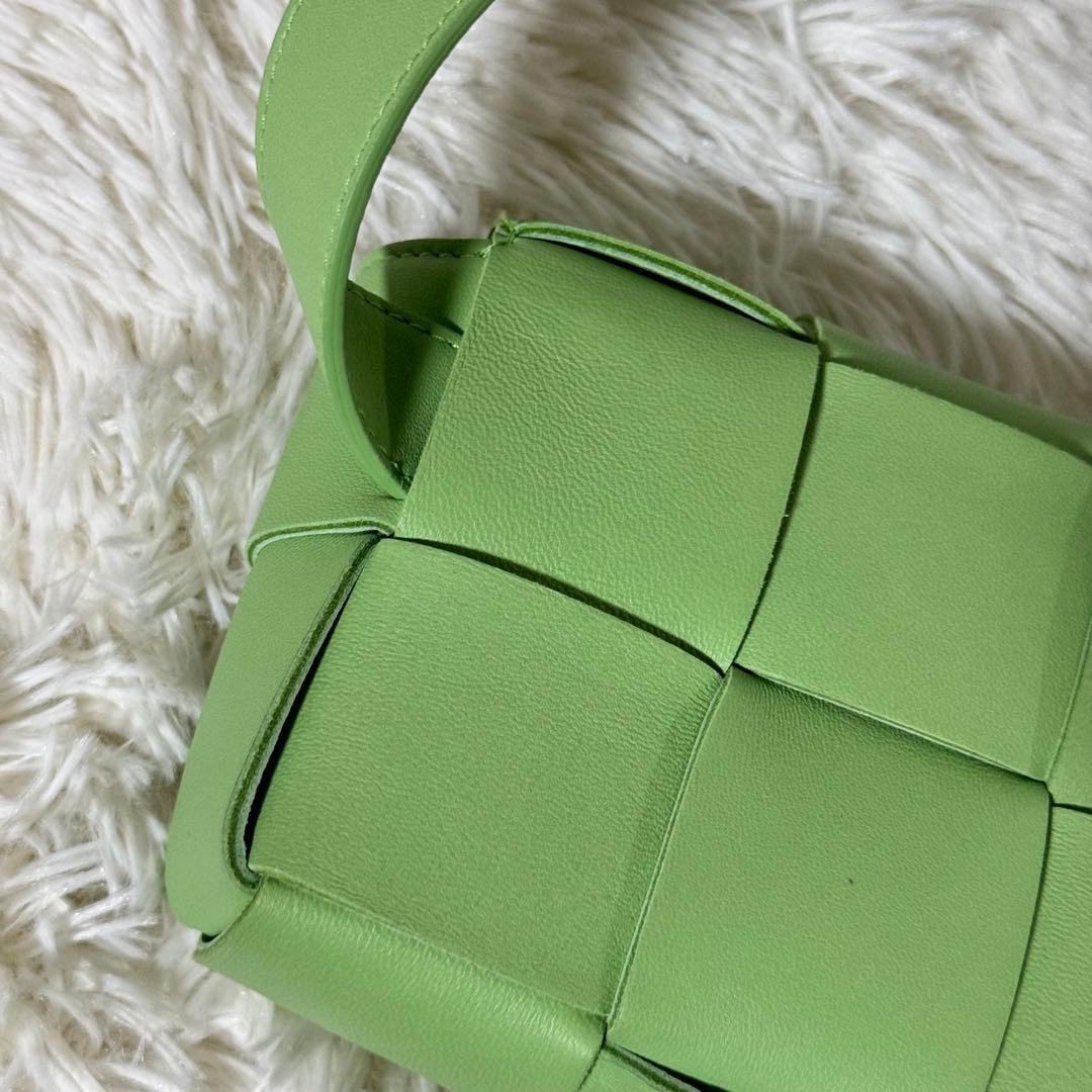 新品未使用✨ボッテガヴェネタ　カセットミニベルト　イントレチャート　ピスタチオ