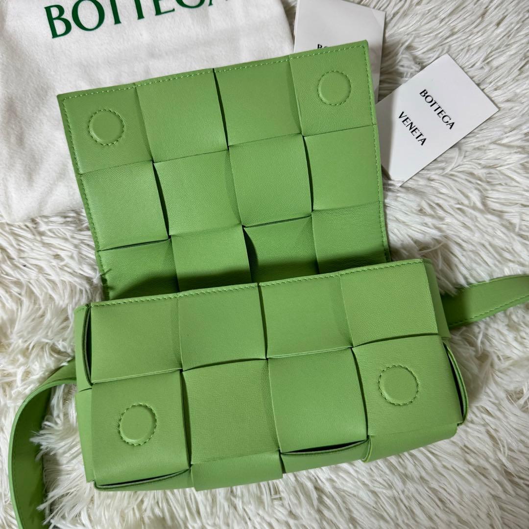 新品未使用✨ボッテガヴェネタ　カセットミニベルト　イントレチャート　ピスタチオ
