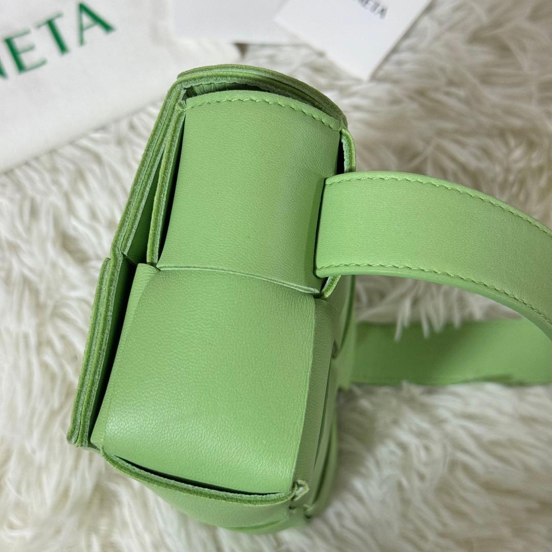 新品未使用✨ボッテガヴェネタ　カセットミニベルト　イントレチャート　ピスタチオ