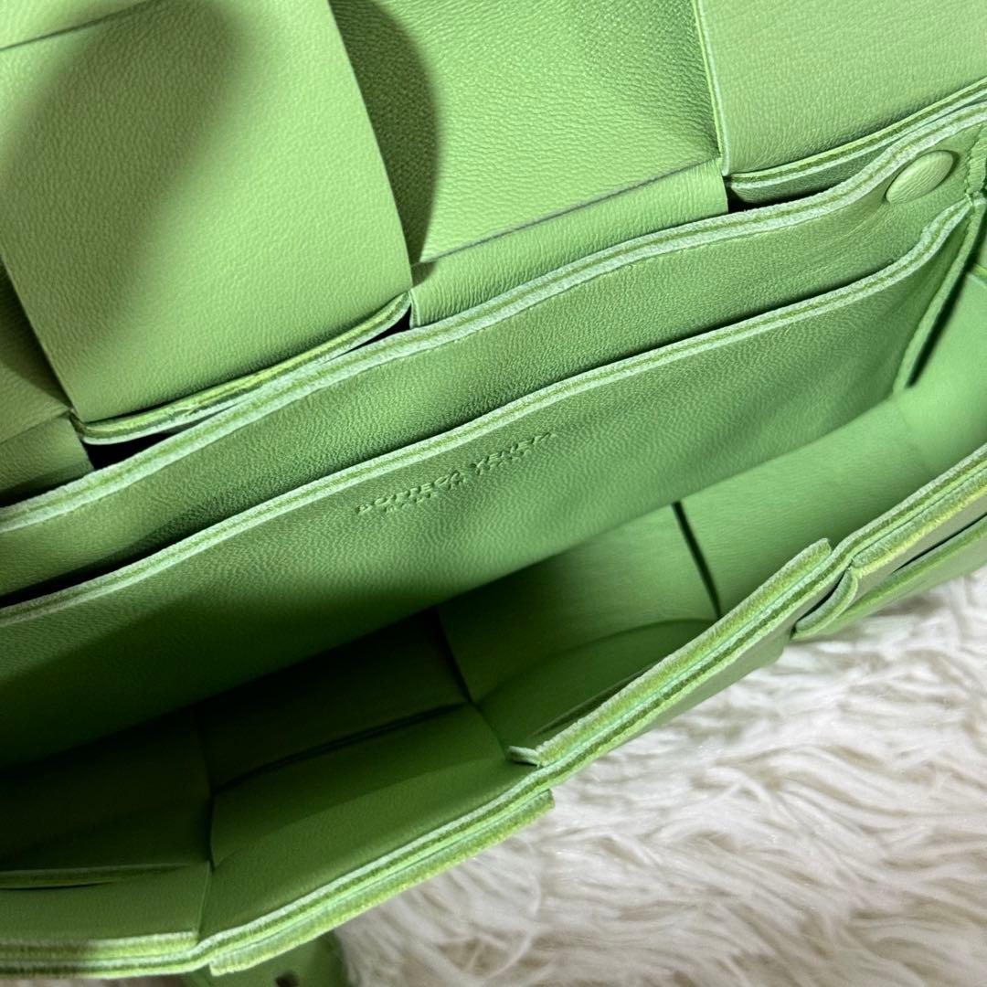 新品未使用✨ボッテガヴェネタ　カセットミニベルト　イントレチャート　ピスタチオ