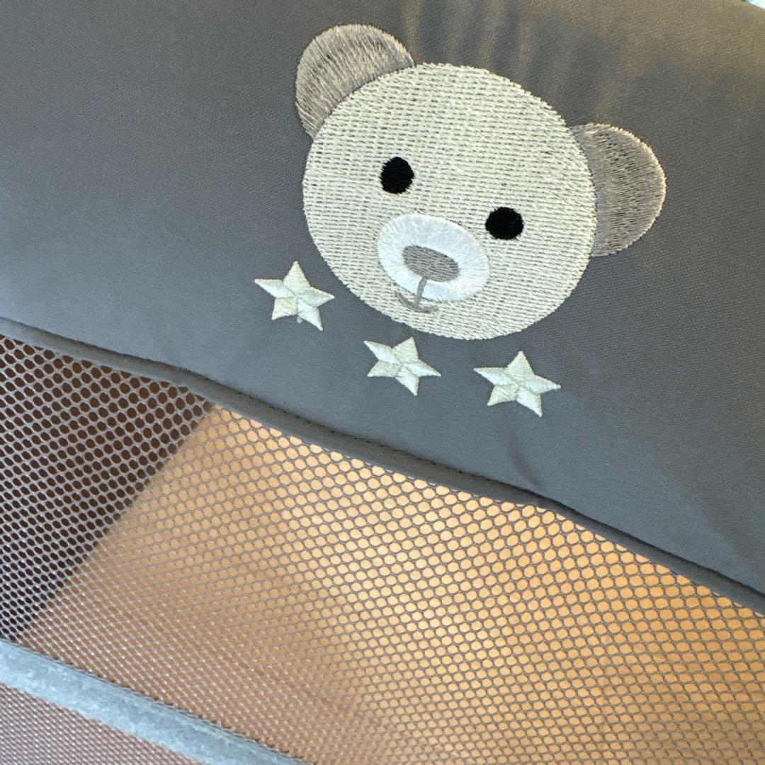 アップリカ　ベビーベッド　コネルエアー　グレー