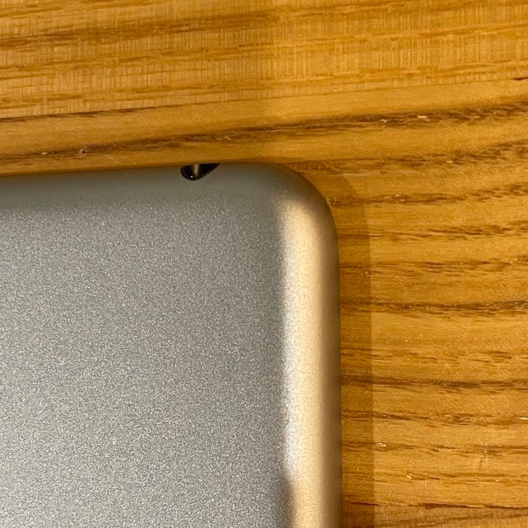 iPad シルバー A1822 第5世代　32GB wi-fiモデル