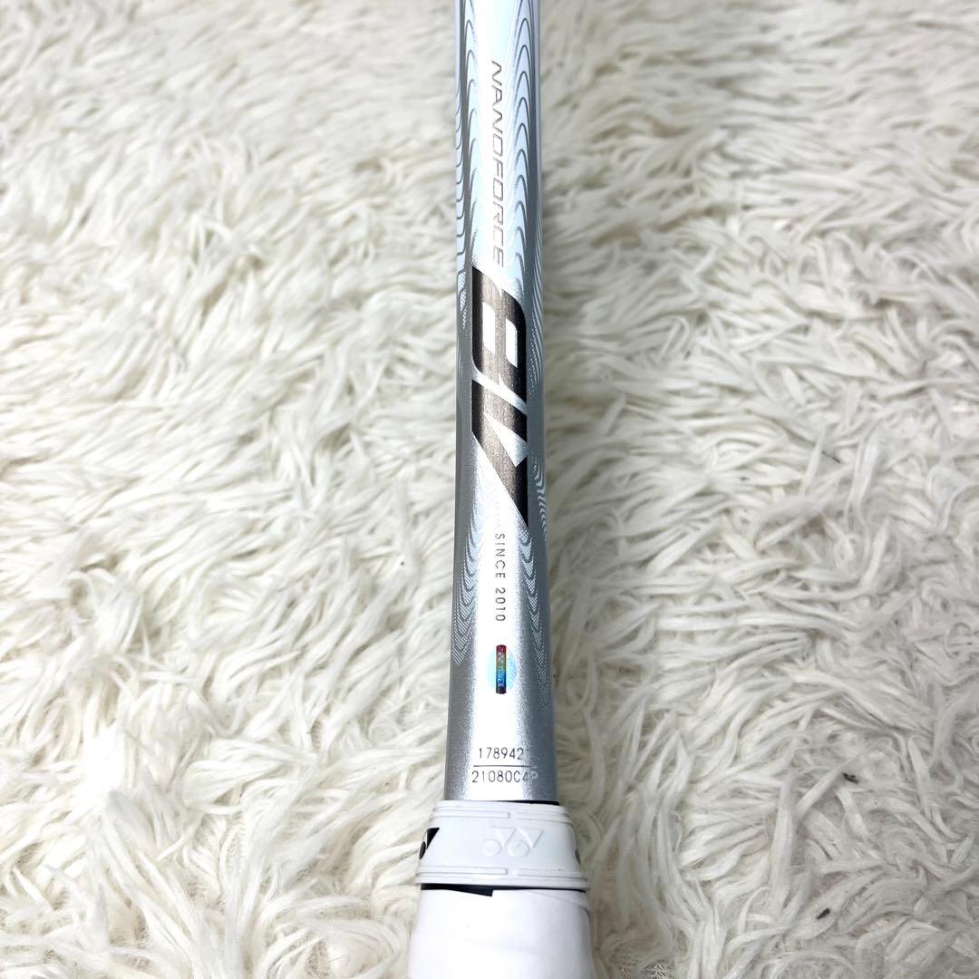 【極美品】 未使用級 ヨネックス ナノフォース8v REV Uカスタムフィット
