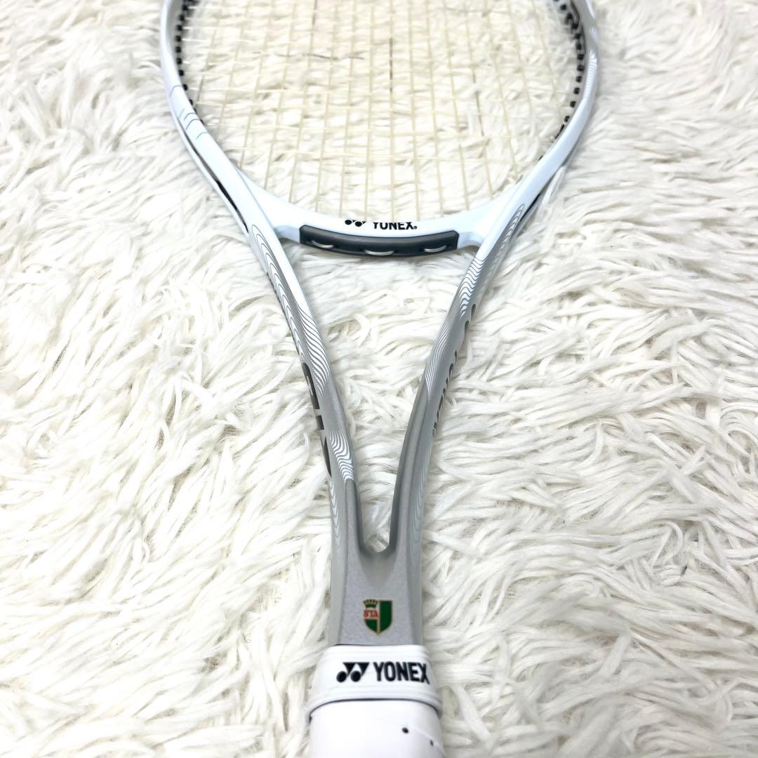 【極美品】 未使用級 ヨネックス ナノフォース8v REV Uカスタムフィット