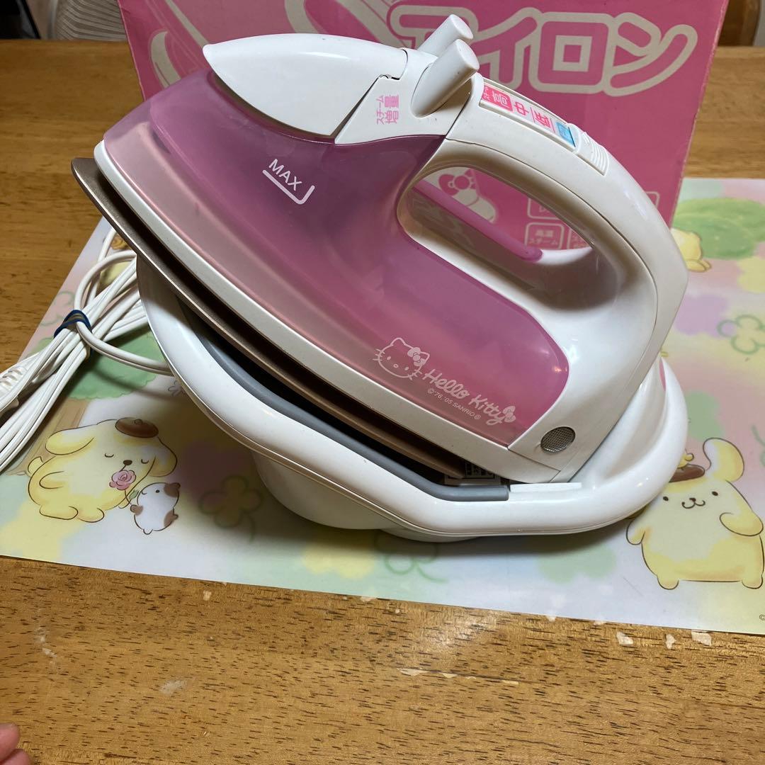 サンリオ　ハローキティ　コードレススチームアイロン〜OSHU
