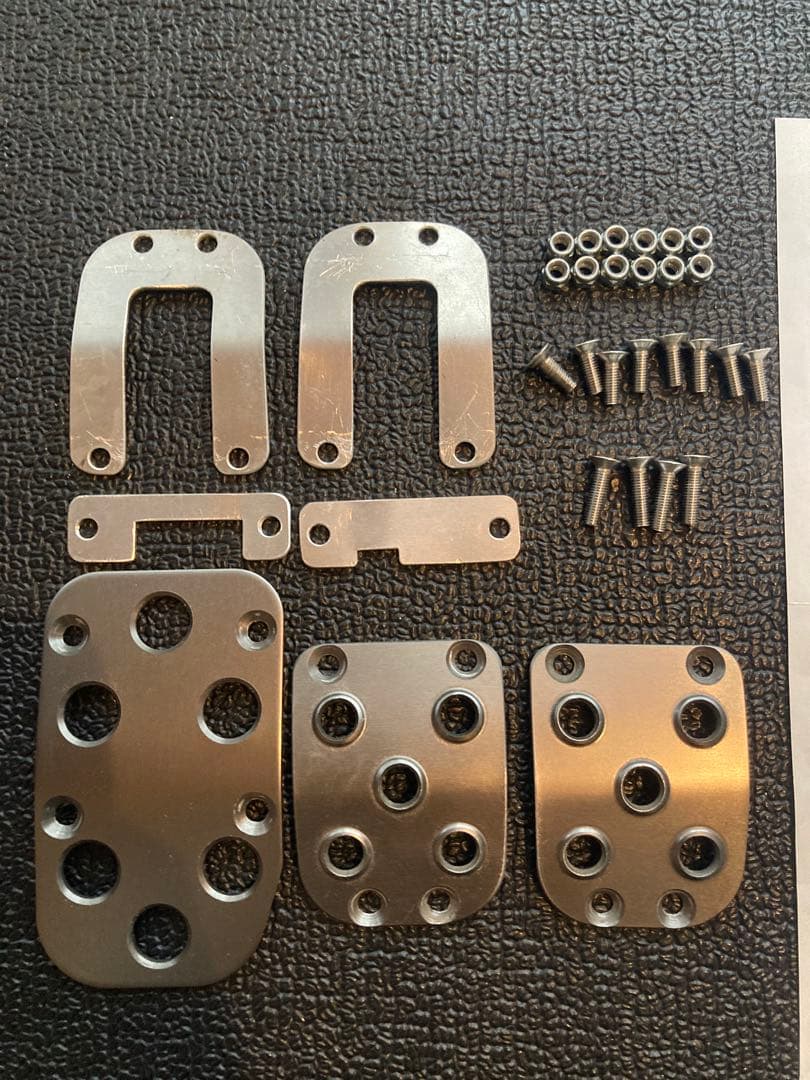 ジムニー専用MTペダルセット　ググッとくん　スリム　ガンメタアルマイト