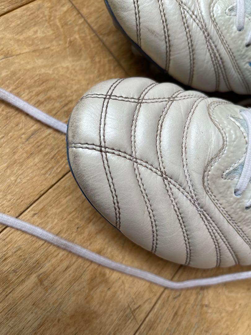 ミズノ モレリアネオ 4β JAPAN AG(ホワイト×ブルー×ピンク)