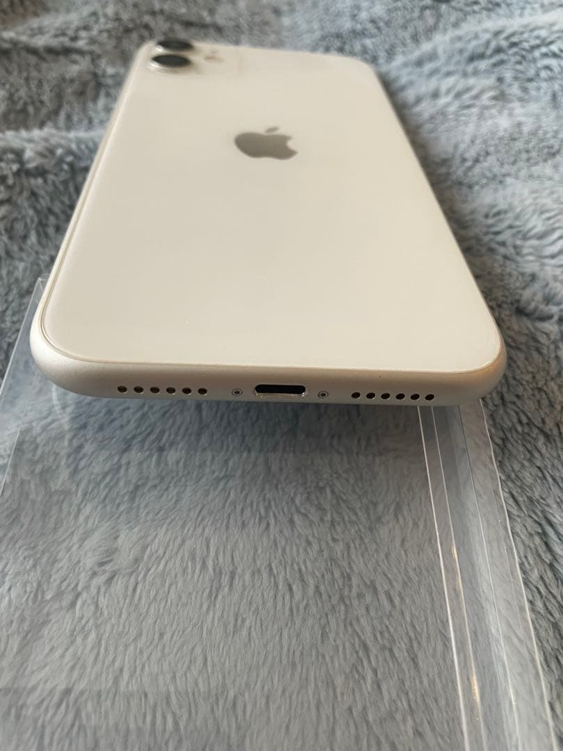 SIMフリー　Apple iPhone 11 128GB ホワイト