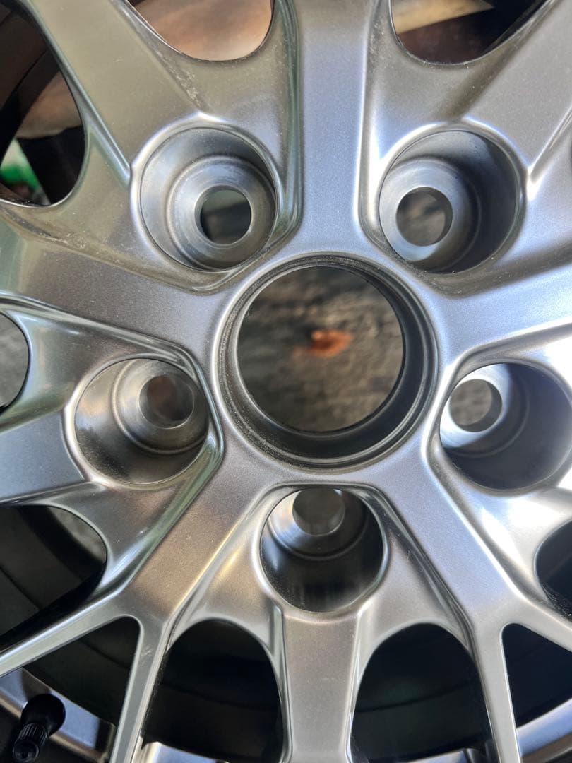 トヨタ 80系ヴォクシーハイブリッドZS純正BBS製 新品