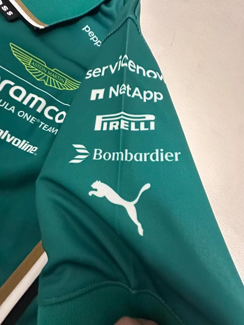 25 年モデル アストンマーティン F1 チーム オフィシャル POLO シャツ