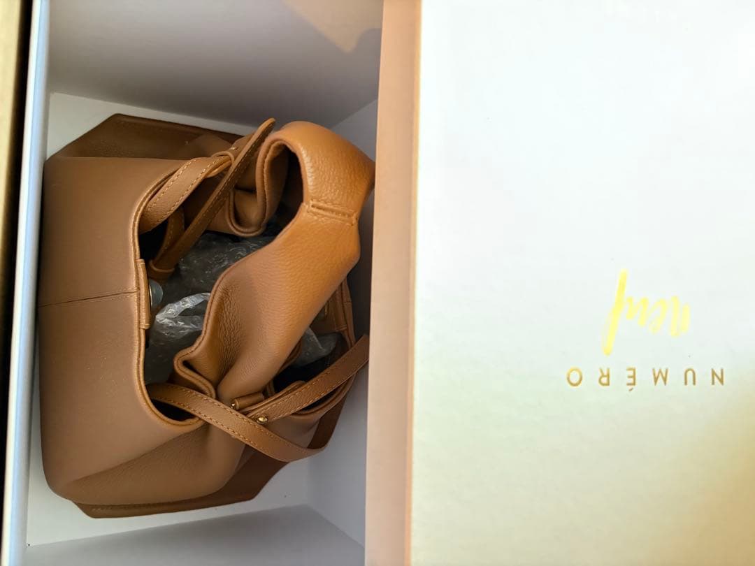 ポレーヌ Pole’ne Numero9 キャメルブラウン　レザー ハンドバッグ