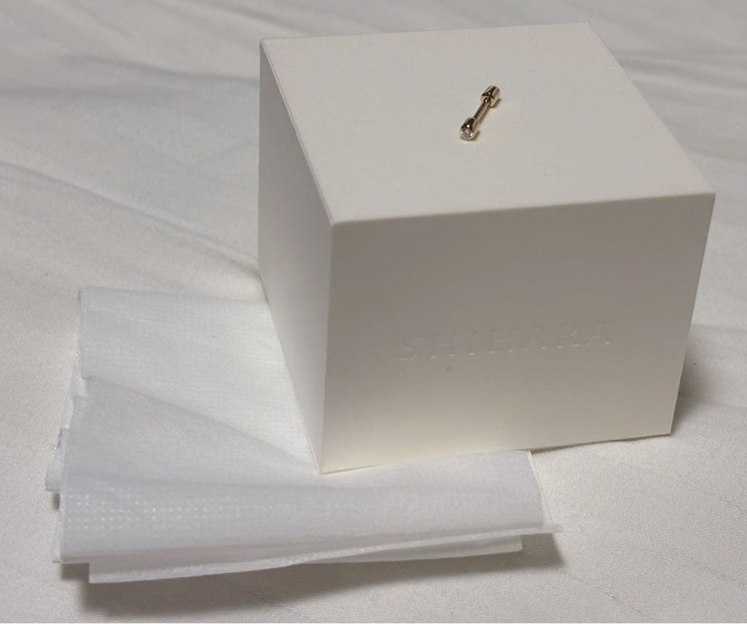 〈シハラ〉ダイヤモンドツイストピンピアス01