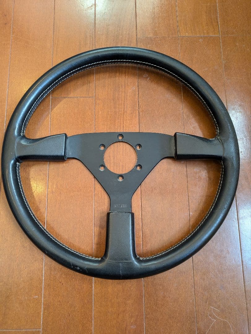 MOMOステアリング ロードスターNA6CE純正