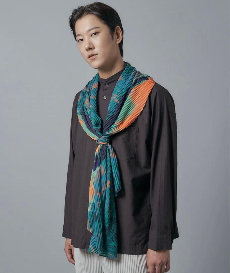 HOMME PLISSE ISSEY MIYAKEスカーフ