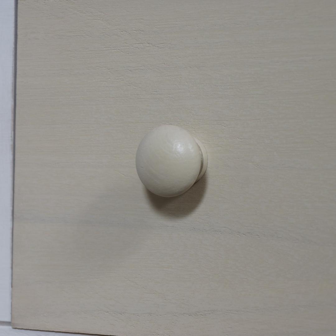 フォロー割【新品】木製スモーキーカラー　チェスト　アンティークホワイト