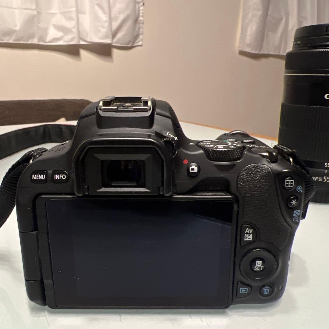 Canon一眼レフカメラ　EOS KISS X9