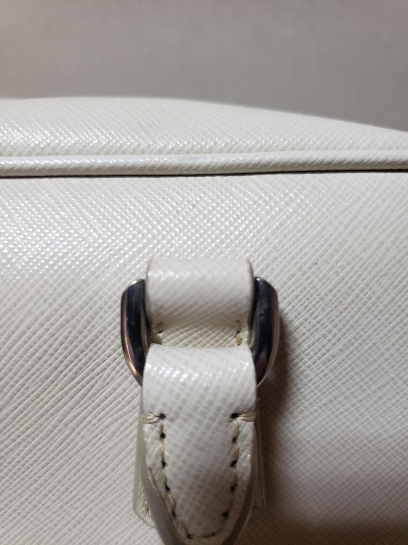 PRADA ガレリア サフィアーノ ミニバッグ　ホワイト