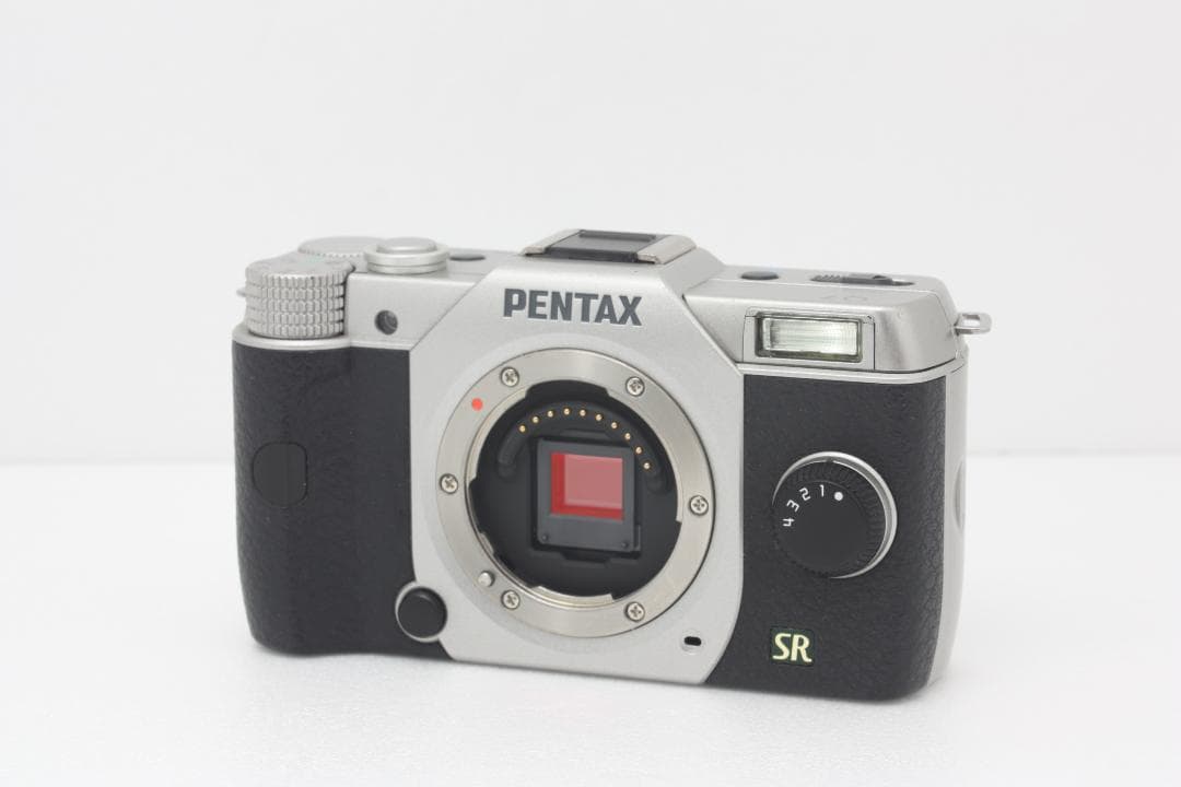ペンタックス PENTAX Q7 ボディ シルバー 完動品 #349a