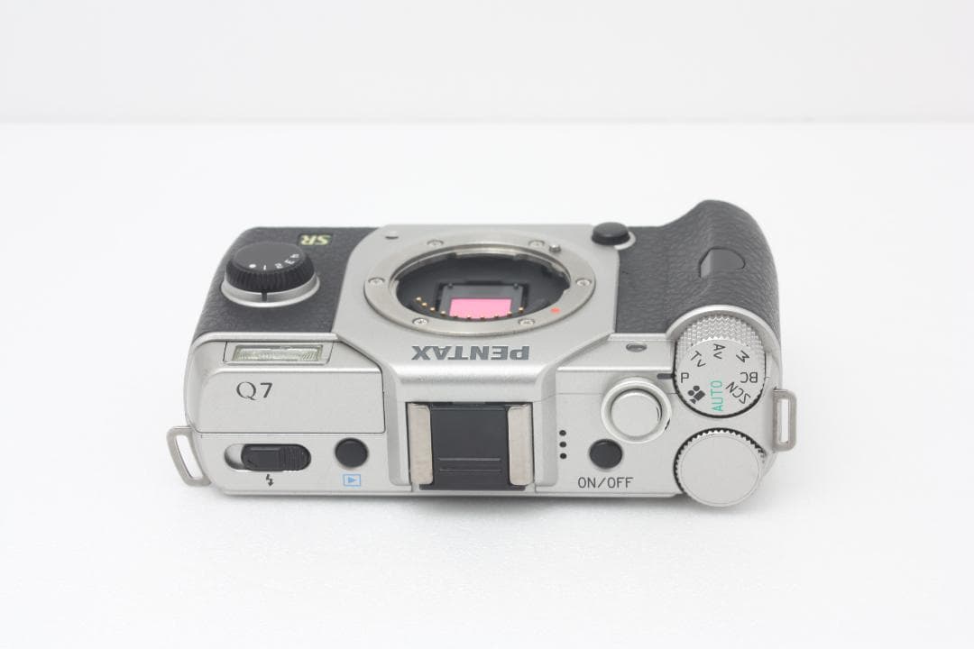 ペンタックス PENTAX Q7 ボディ シルバー 完動品 #349a