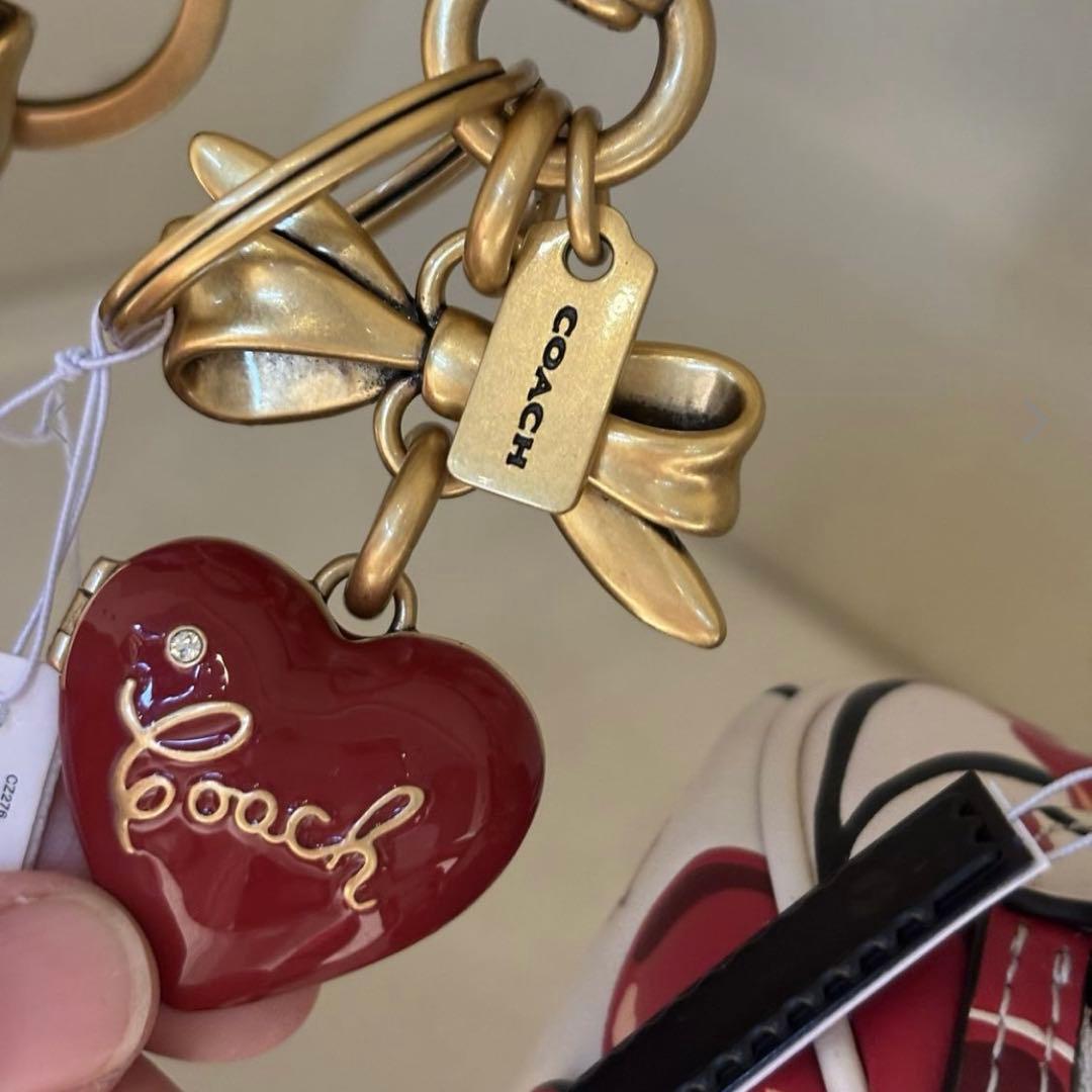 COACH ボウハートロケットバックチャーム　キーホルダー