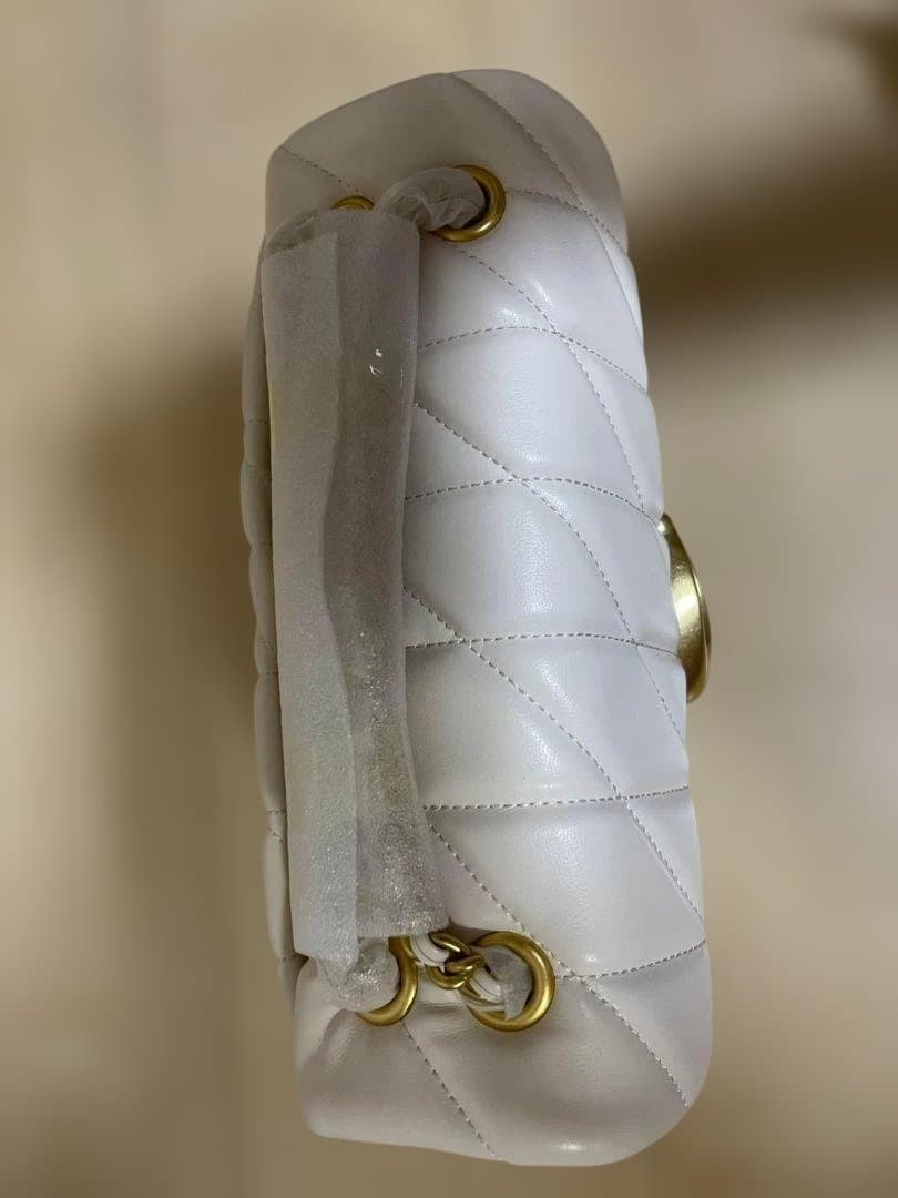 COACH コーチ　タビー ショルダー 26・キルティング　ホワイト