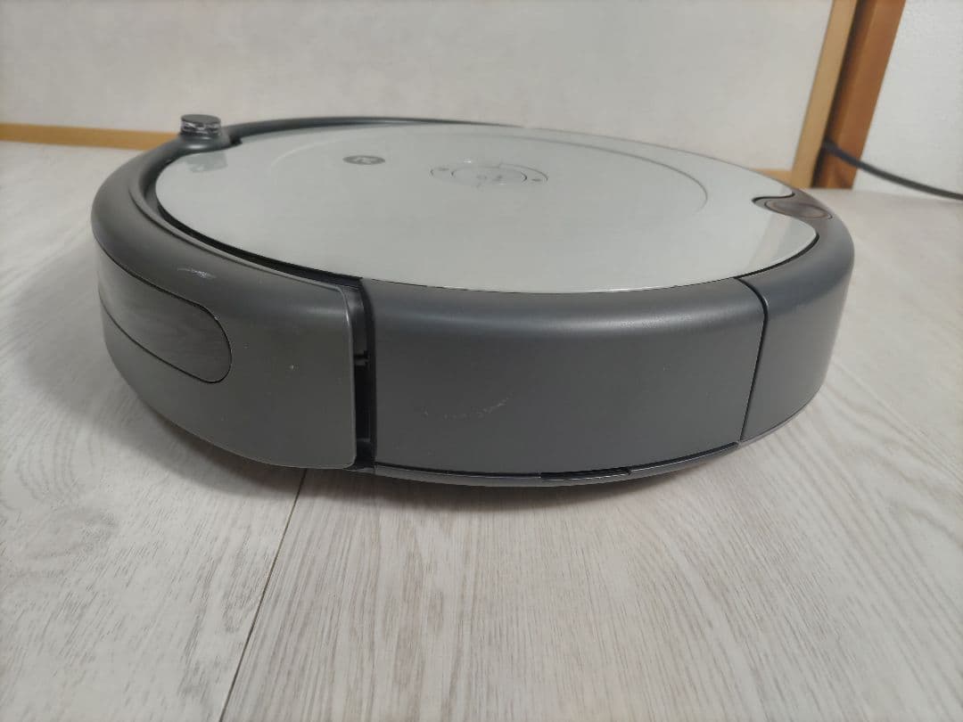 ルンバR692060ロボット掃除機本体 シルバー 充電ドック付き