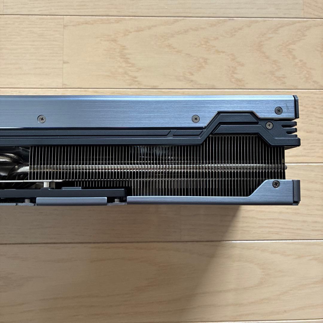palit RTX 4090 ヒートシンク　3連ファン　バックプレート