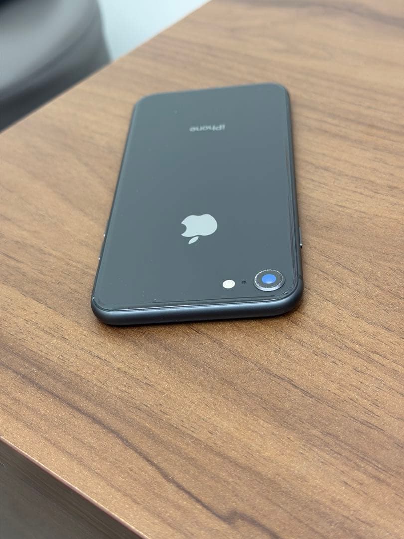 Apple iPhone 8　ブラック 美品64GBsimフリー