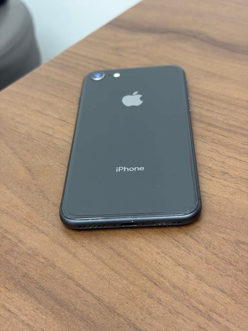 Apple iPhone 8　ブラック 美品64GBsimフリー
