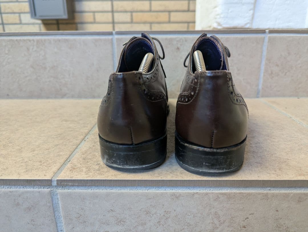 マドラス　ダークブラウン ウィングチップ ドレスシューズ