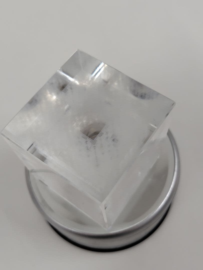 フォトニックフラクタルimagineイマジン　ヒランヤ研究所パワーシール台座付き