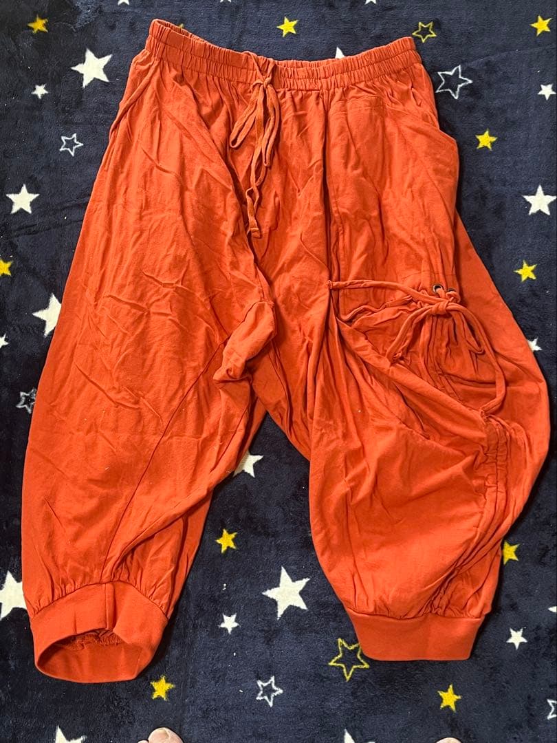 オレンジ サルエルパンツ