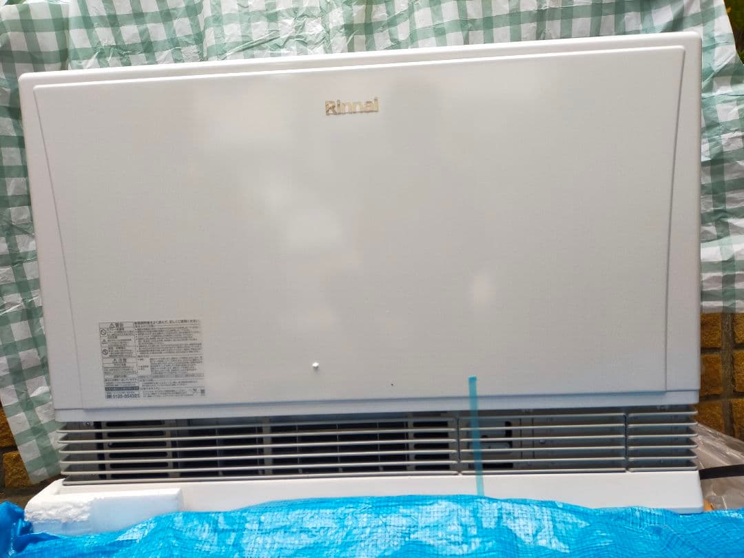 リッキーリンナイ ガスファンヒーター 未使用 ホワイト