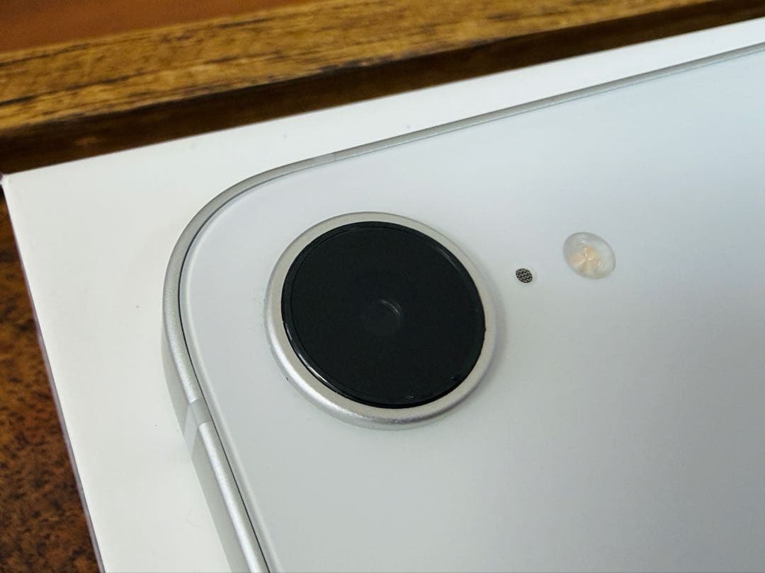 【極美品／バッテリー100%】iPhone 16e 128GB ホワイト