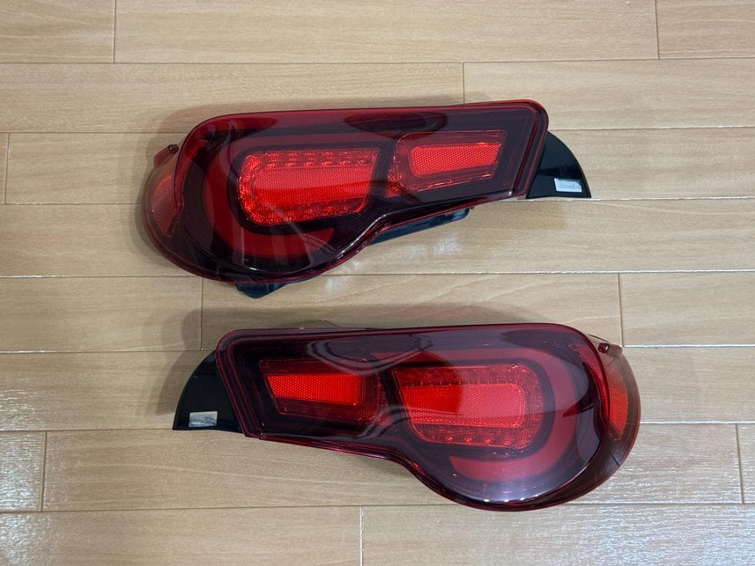 TOM'S LEDテールランプ 86 (ZN6) (81500-TZN68)