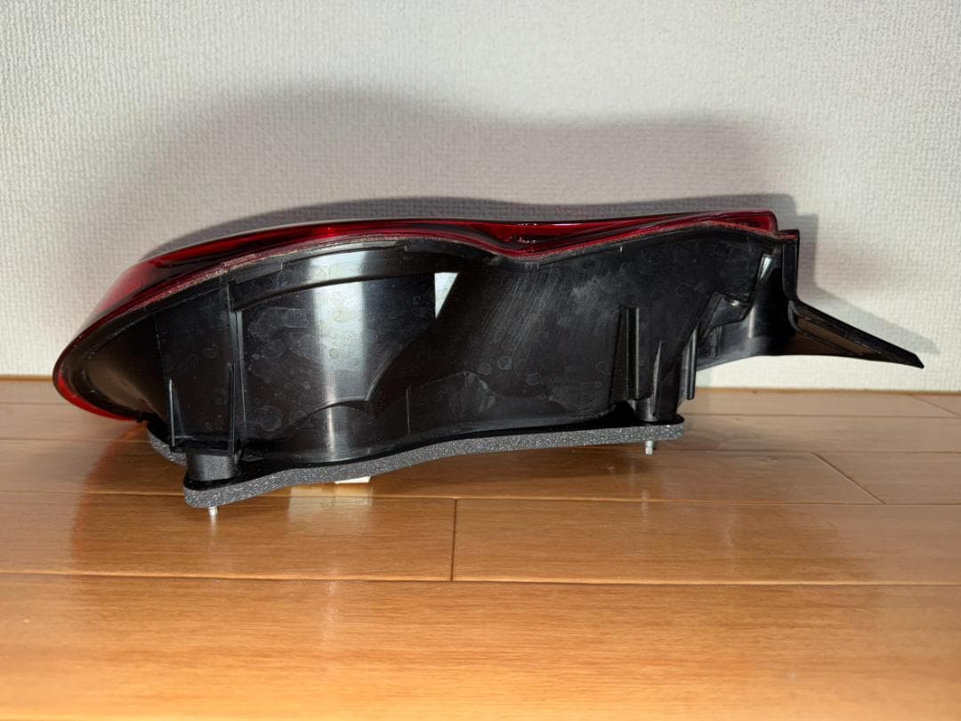 TOM'S LEDテールランプ 86 (ZN6) (81500-TZN68)