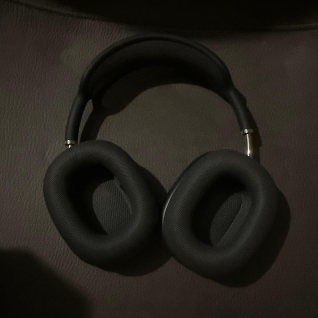 apple airpods max スペースグレイ　（lightening）