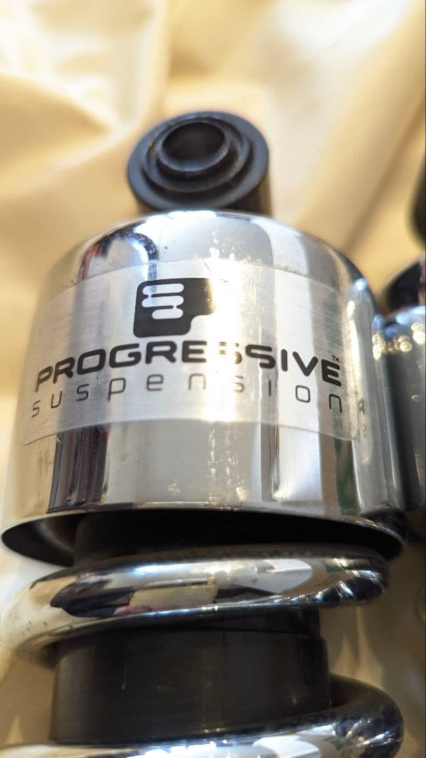 プログレッシブ　サスペンション