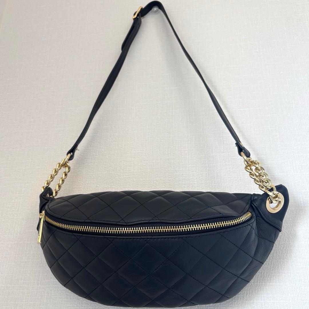 新品未使用　オウレンティ　キルティング　レザー　ボディバッグ　軽量　ブラック