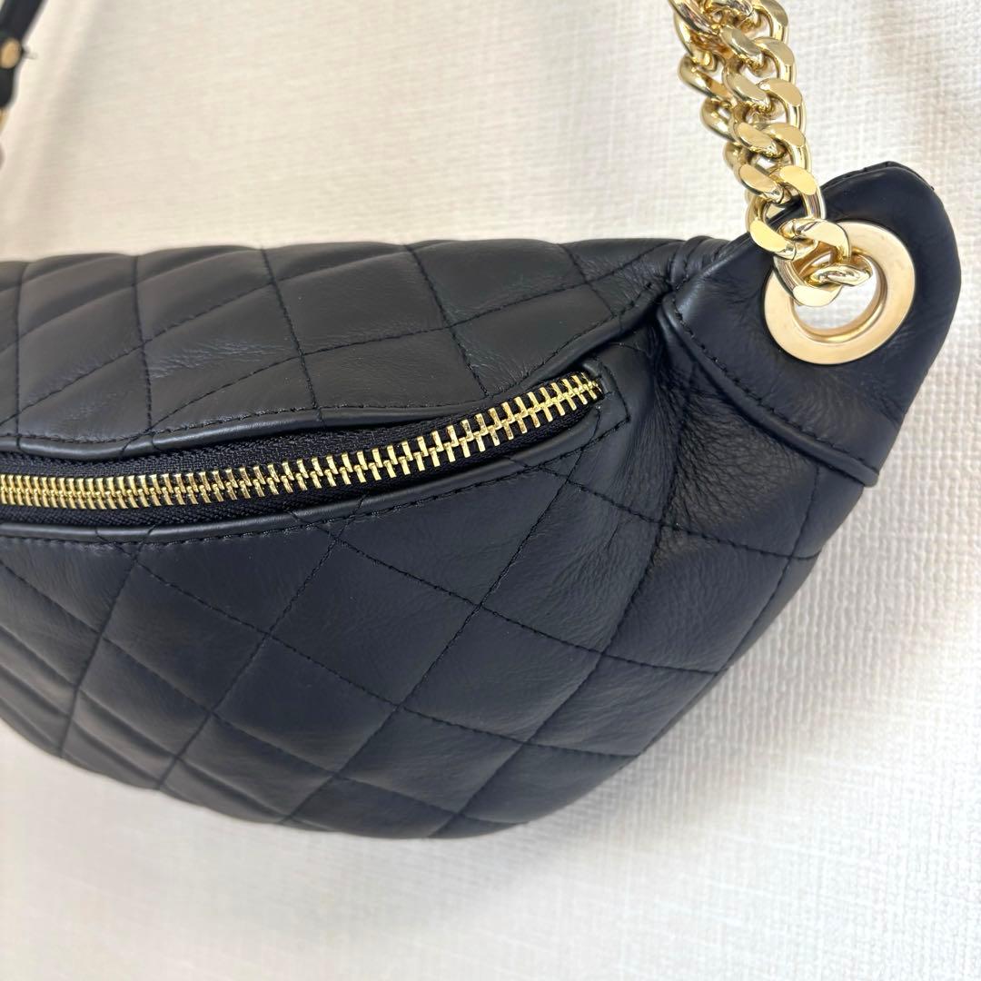 新品未使用　オウレンティ　キルティング　レザー　ボディバッグ　軽量　ブラック