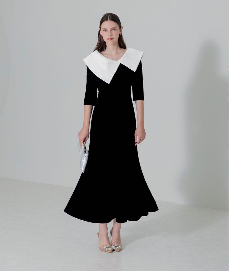 ブラック・ホワイト フレアドレス
