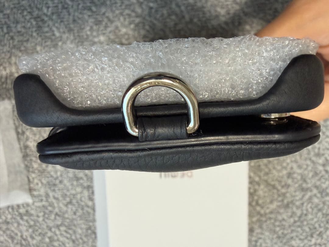 DEMIU BALLONCINQブラック×ブラックスタッズiPhone15Pro