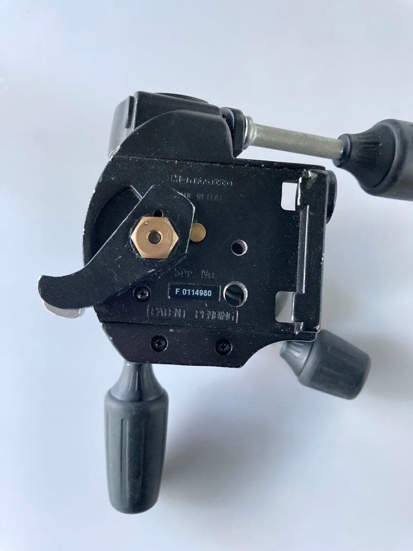 雲台808CR4とL型プレートMS050M4-RC4のセットです。