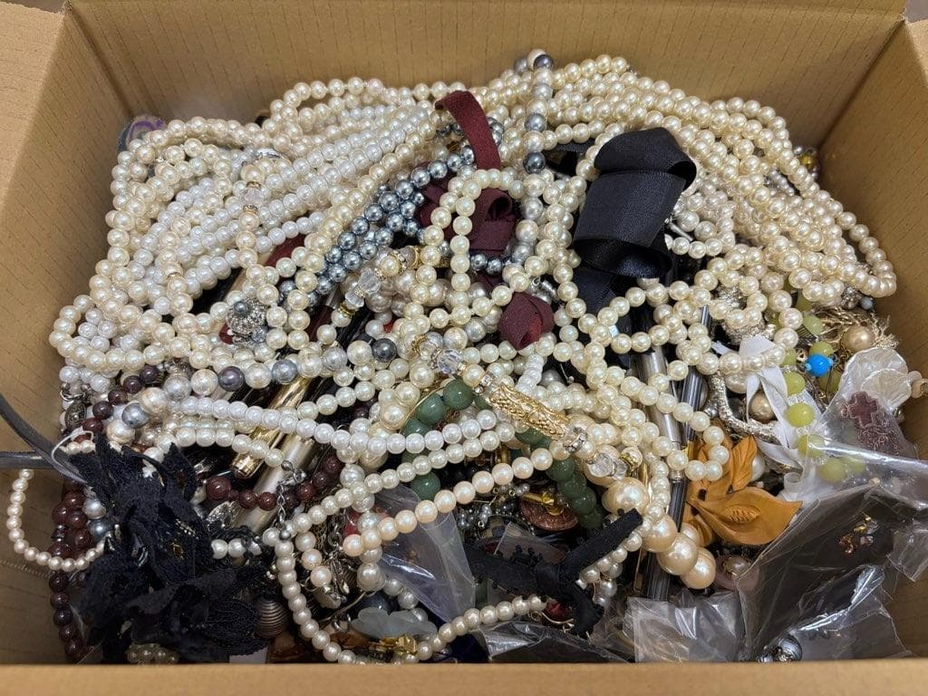 4kg イミテーション　まとめ　アクセサリー　メッキ　パール　18K含　⑩　遺品