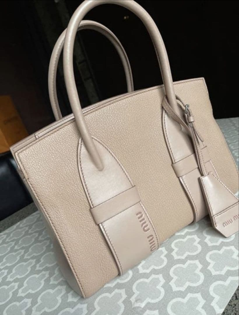 ミュウミュウトートバッグ