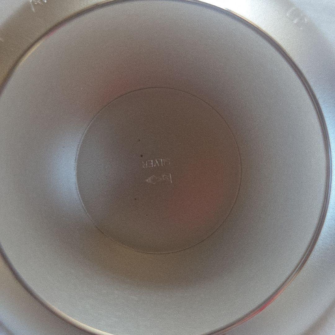 花模様の金属製皿 直径約10cm 木箱入り